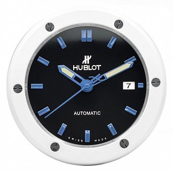 Настенные часы Hublot Classic Fusion